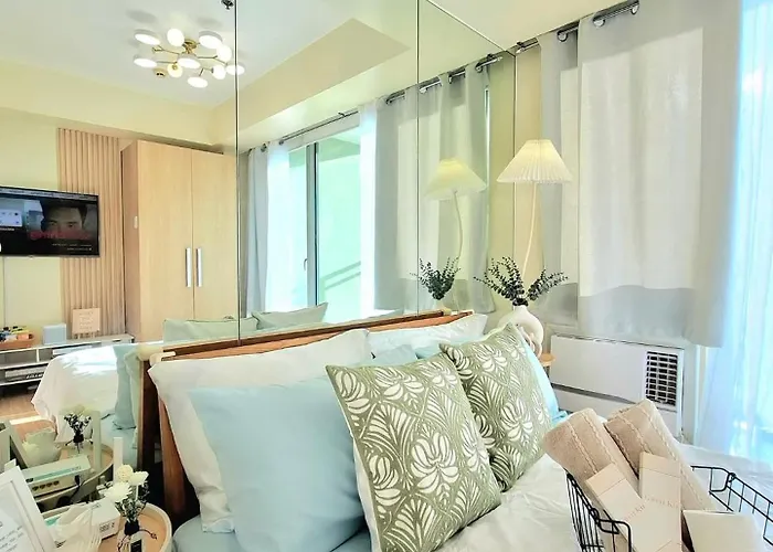 Azure Condotel And In The Apartment *